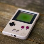 昔ニンテンドー「ゲームボーイは落としても壊れません」　今ニンテンドー「落としたら壊れます。ぶつけても壊れます」